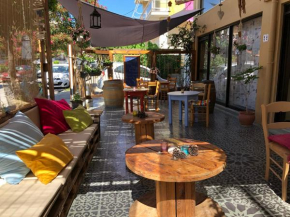 Rhodes Backpackers Boutique Hostel and Apartments